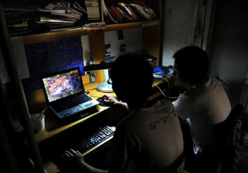 大学里有哪些适合宿舍玩的游戏